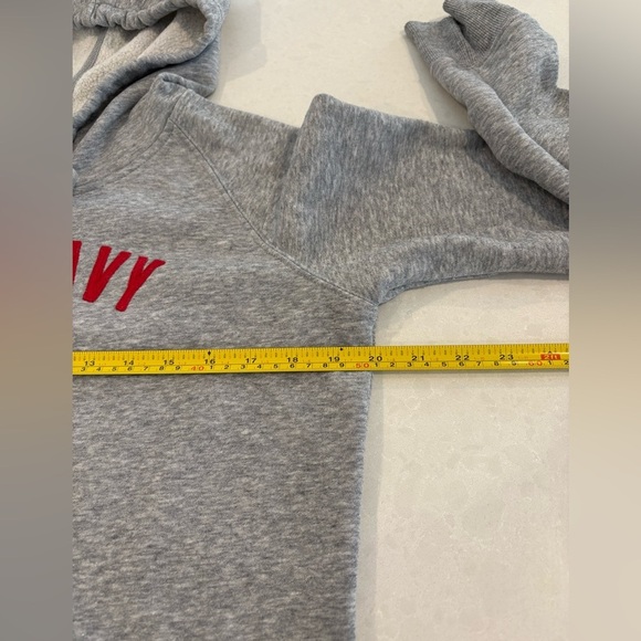 🍁Cozy Grey Old Navy Canada Maple Leaf
Hoodie🍁 Size Small - Picture 4 of 9